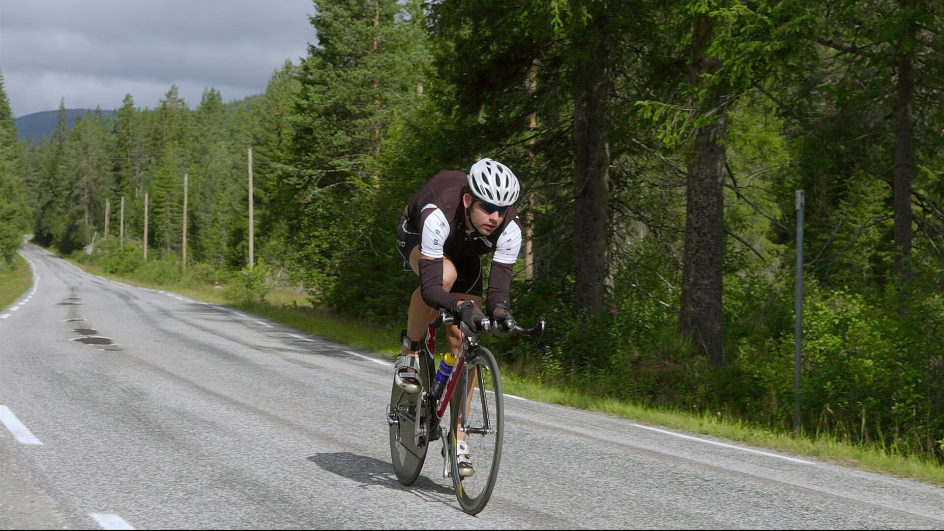 海外海钓比赛，海上争夺黄金钓点，外海海钓视频